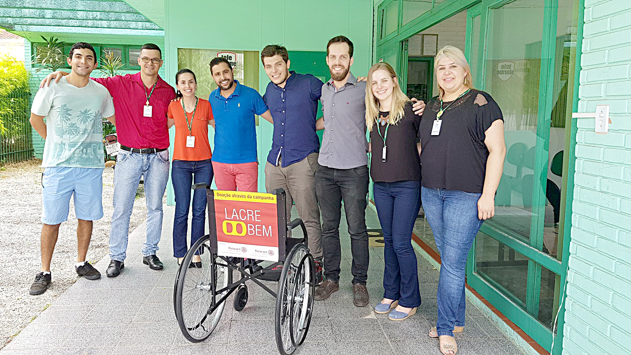 Campanha Lacre do Bem entrega quinta cadeira de rodas em Jaraguá do Sul