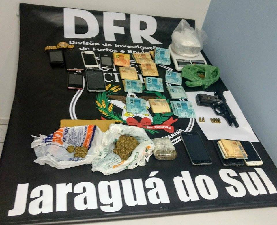 Quarenta policiais participam de operação contra crime organizado em Jaraguá do Sul
