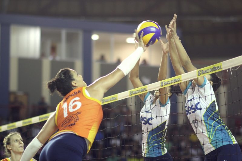 Lages | Dentil /Praia Clube e Vôlei Nestlé vão decidir a final da Copa Brasil feminino de vôlei