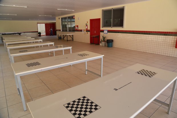 Investimento de R$ 4,1 milhões garante mobília nova nos refeitórios das escolas estaduais