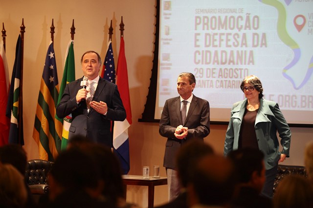 Políticas públicas para conter dramas da sociedade brasileira