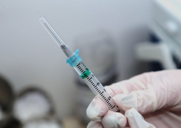 Uso de vacina tríplice viral reduz sintomas de covid-19 em resultado parcial de pesquisa de SC