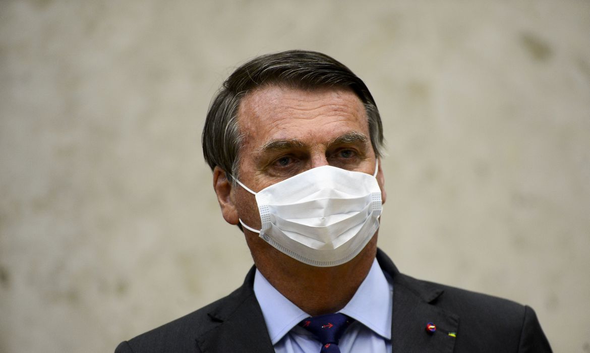Bolsonaro veta perdão de dívidas das igrejas e sugere que deputados derrubem seu veto