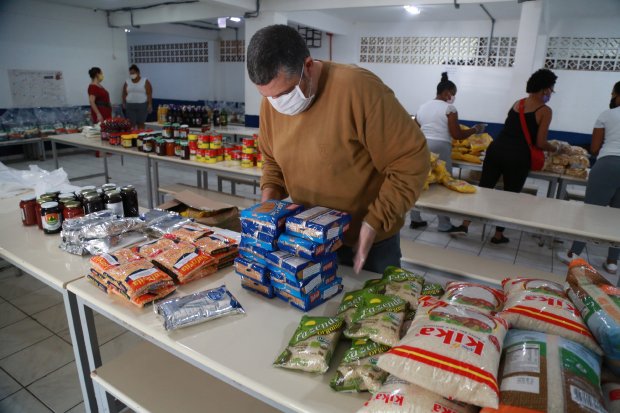 Merendas entregues a alunos da rede estadual na pandemia não atendem necessidades nutricionais diárias, aponta TCE-SC