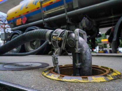SC reduz ICMS da gasolina, álcool, eletricidade e comunicações